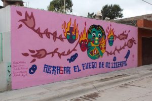 Alumnas de Escuela Feminista de Arte Urbano “Bravas” concluyen pinta de murales