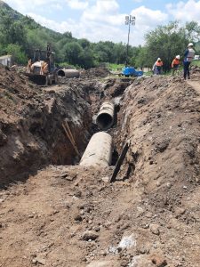 La Comisión Estatal del Agua y la empresa operadora informan a INTERAPAS sobre cuarta fuga en el ducto de “el Realito”