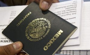 La Secretaria de Relaciones Exteriores (SRE) anunció que reducirá la emisión de pasaportes a un 30% en los siete estados que se encuentran en rojo
