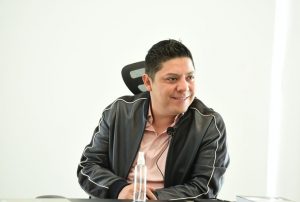 José Ricardo Gallardo Cardona, al anunciar el nombramiento de Edmundo Emmanuel Ríos Jaúregu como próximo Director del Inpode.