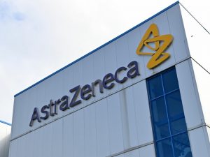 AstraZeneca anuncia dosis de refuerzo contra Covid-19 para 2022