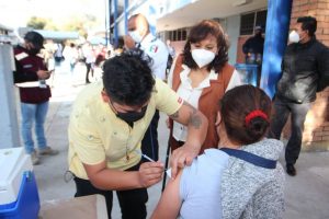 Leonor Noyola realizó con fin de verificar el buen funcionamiento de los centros de vacunación Covid instalados en el municipio de Soledad