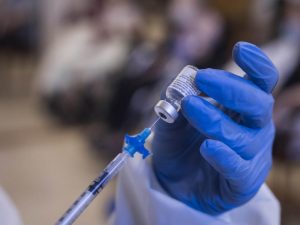 Refuerzo de vacuna para personal educativo comienza este 8 de enero