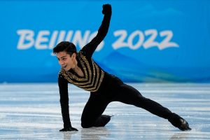Donovan Carrillo en la final de patinaje artístico Beijing 2022 este miércoles
