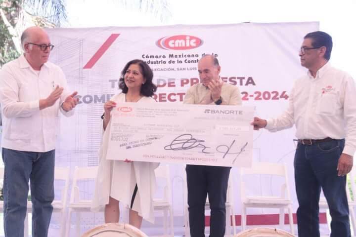 Un donativo por más de 1 millón 200 mil pesos, recibió el Sistema Municipal para el Desarrollo Integral de la Familia
