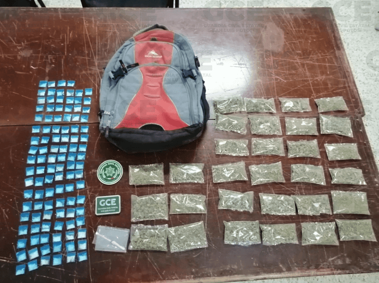 Oficiales de la Guardia Civil Estatal detuvieron a un presunto vendedor de droga en la Unidad Habitacional El Arbolito.