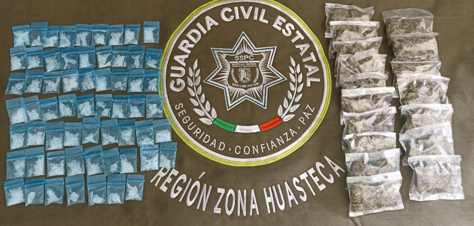 Agentes de la Guardia Civil Estatal (GCE) detuvieron a dos hombres por presunta posesión de droga.