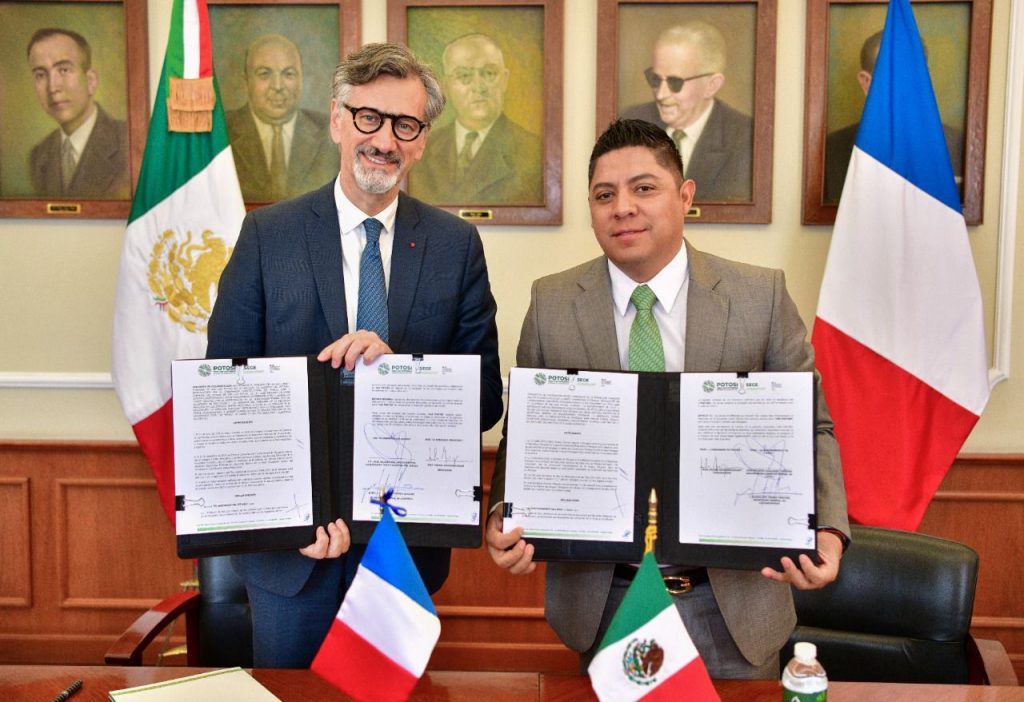RGC gestionó el encuentro con la Embajada de Francia en México para suscribir un inédito convenio educativo