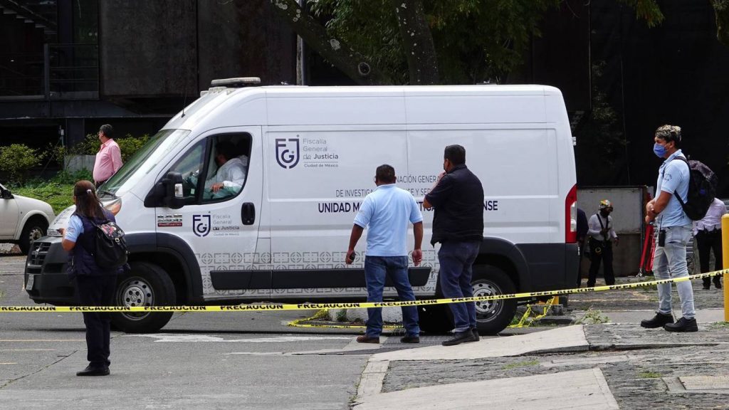 Muere estudiante en la UNAM al arrojarse de un edificio