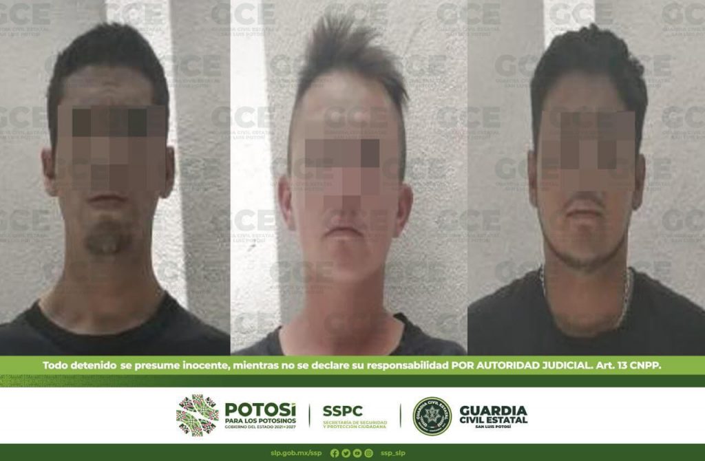 Tres presuntos delincuentes fueron detenidos tras asaltar una tienda de conveniencia ubicada en la colonia Lomas del Tecnológico.