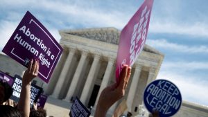 Anulan derecho constitucional al aborto en Estados Unidos