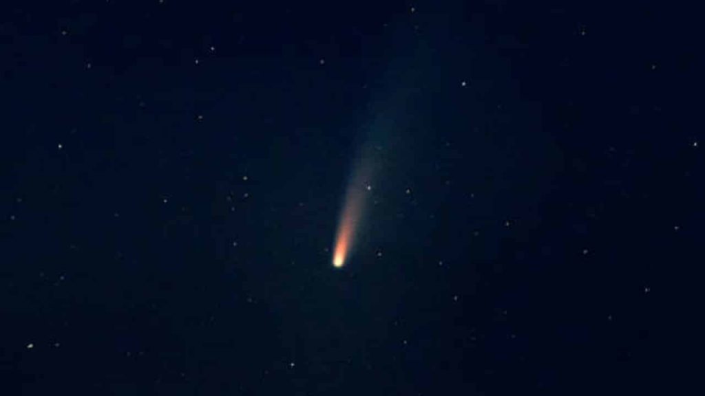 Cometa podría acercarse a la Tierra el mes próximo