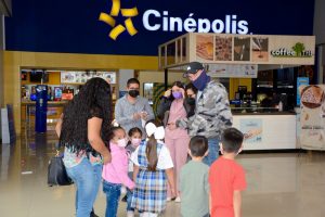 DIF Municipal invitó a niños y niñas a una función de cine