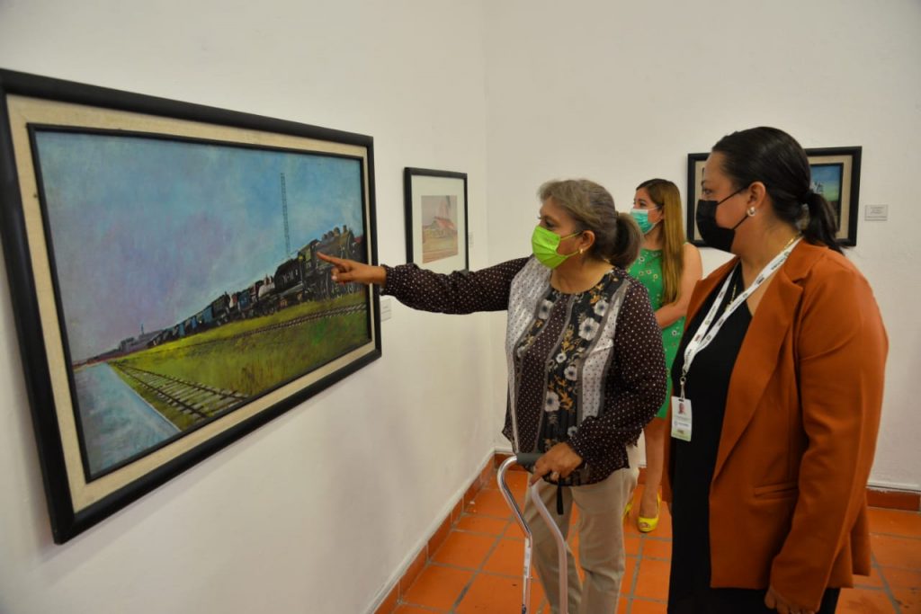 Leonor Noyola inauguró la exposición “Vistas de un ayer” en la Casa de la Cultura