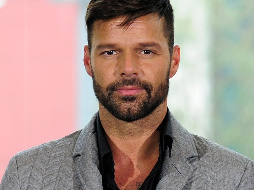 Emiten orden de restricción contra Ricky Martin por violencia familiar