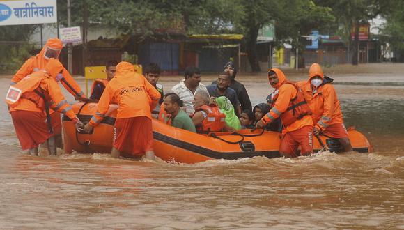 Según las estimaciones realizadas por las autoridades de la India, se tiene el reporte que más de 100 personas perdieron la vida