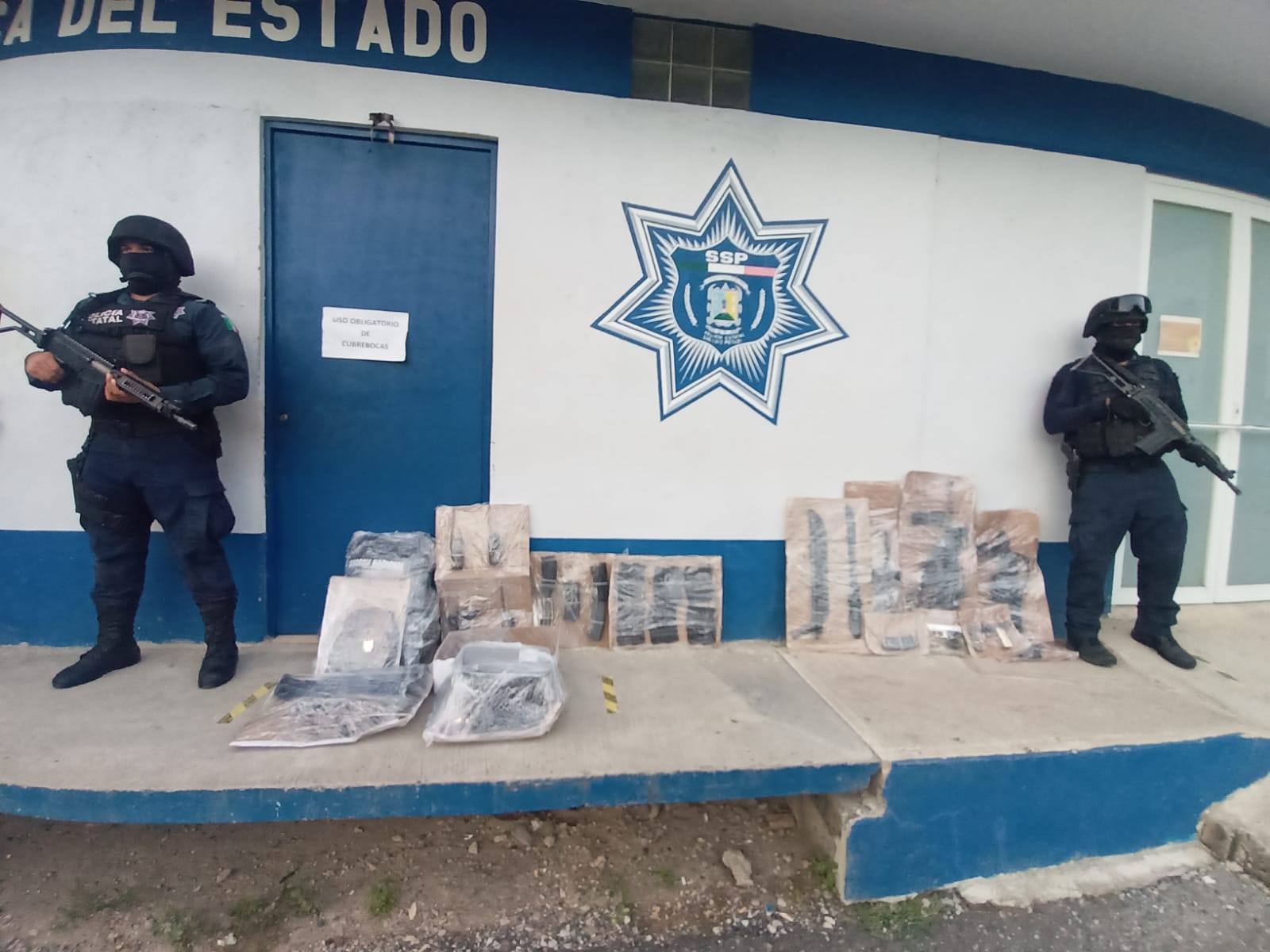 En colaboración con Sedena, GN, PDI y DGSPM, se realizó la detención de 1 persona, el rescate de 2 y aseguramiento de armas y equipo táctico.