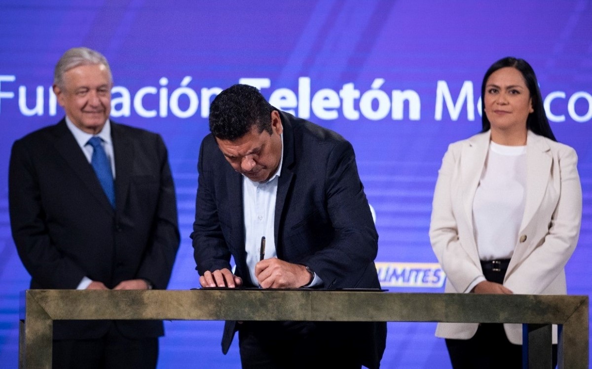 Gobierno federal firma convenio con Teletón para rehabilitación de menores con discapacidad