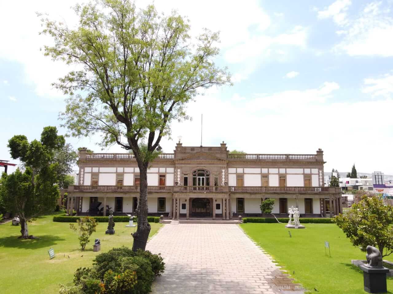 Jurado del Certamen del Premio Bellas Artes de Cuento SLP Amparo Dávila definió la obra 1% monstruo de la autora Claudia Reina Antúnez