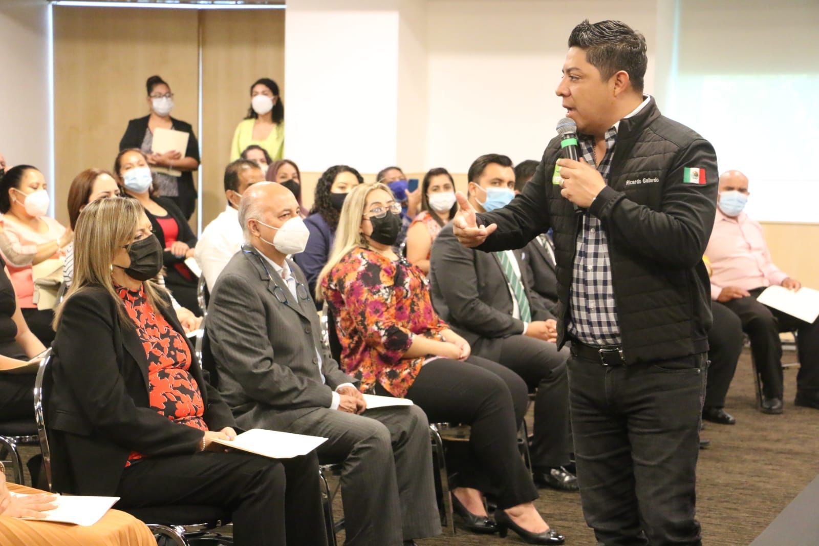 Gallardo Cardona, se reunió con regidores electos por PVEM, a quienes hizo un llamado para que se conviertan en representantes de las necesidades