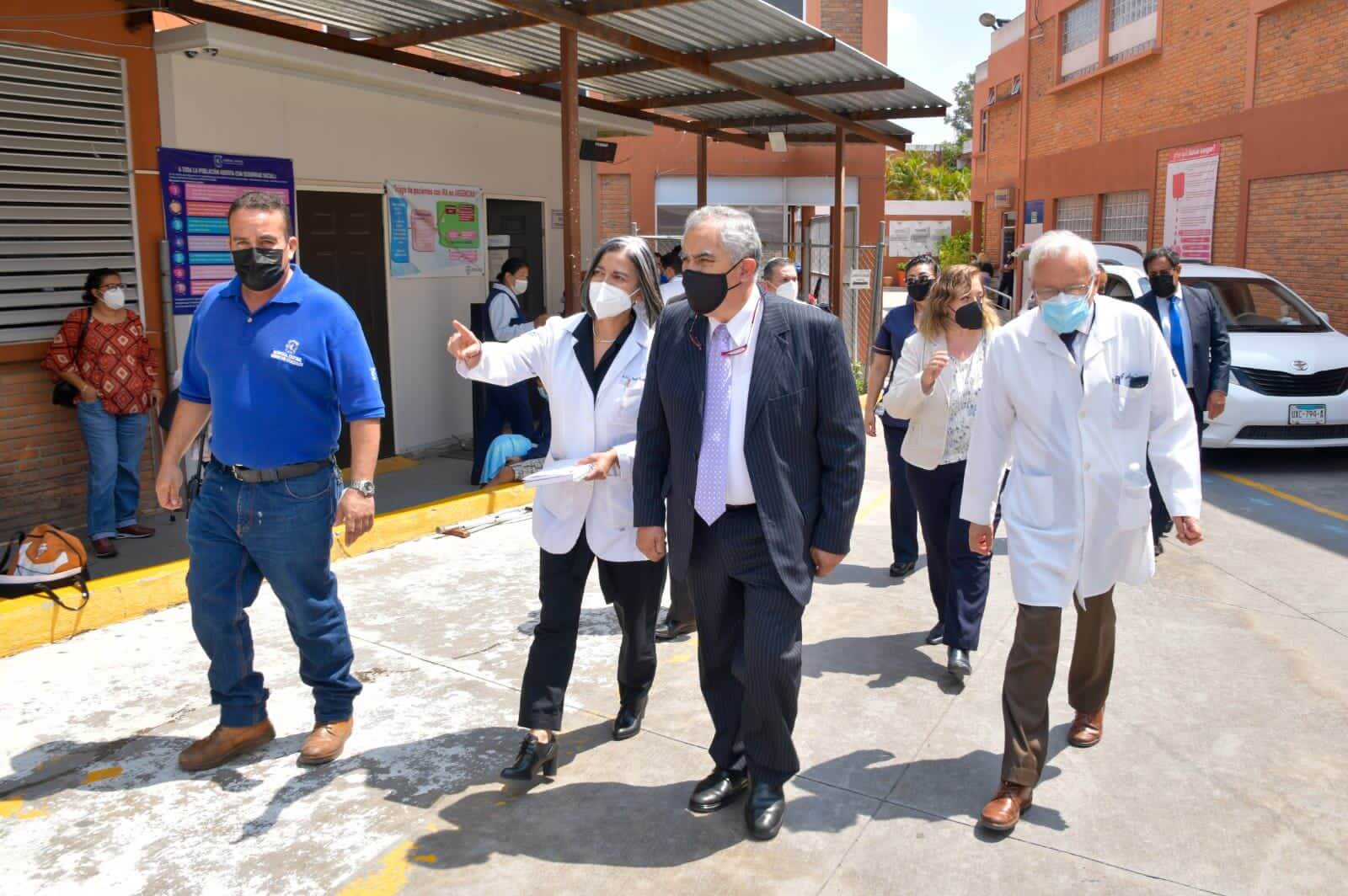 El Secretario de Salud, realizó un recorrido por el Hospital Central, donde reconoció que San Luis Potosí se encuentra en una fuerte crisis en la material