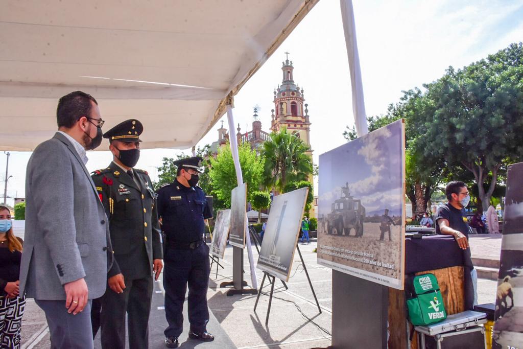 Soledad y la Secretaría de la Defensa Nacional, inauguraron la galería fotográfica “Ejército y Fuerza Aérea, la Gran Fuerza de México”.