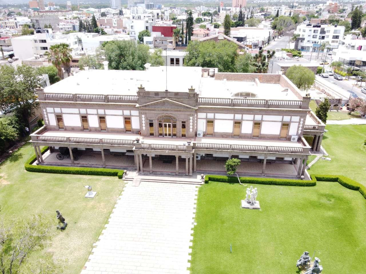 Museo Francisco Cossío agradece a las artistas y coleccionistas: Ana Castelán, Carla Delsol, Elisa Urías, Virginia Fernández y Melissa Gómez