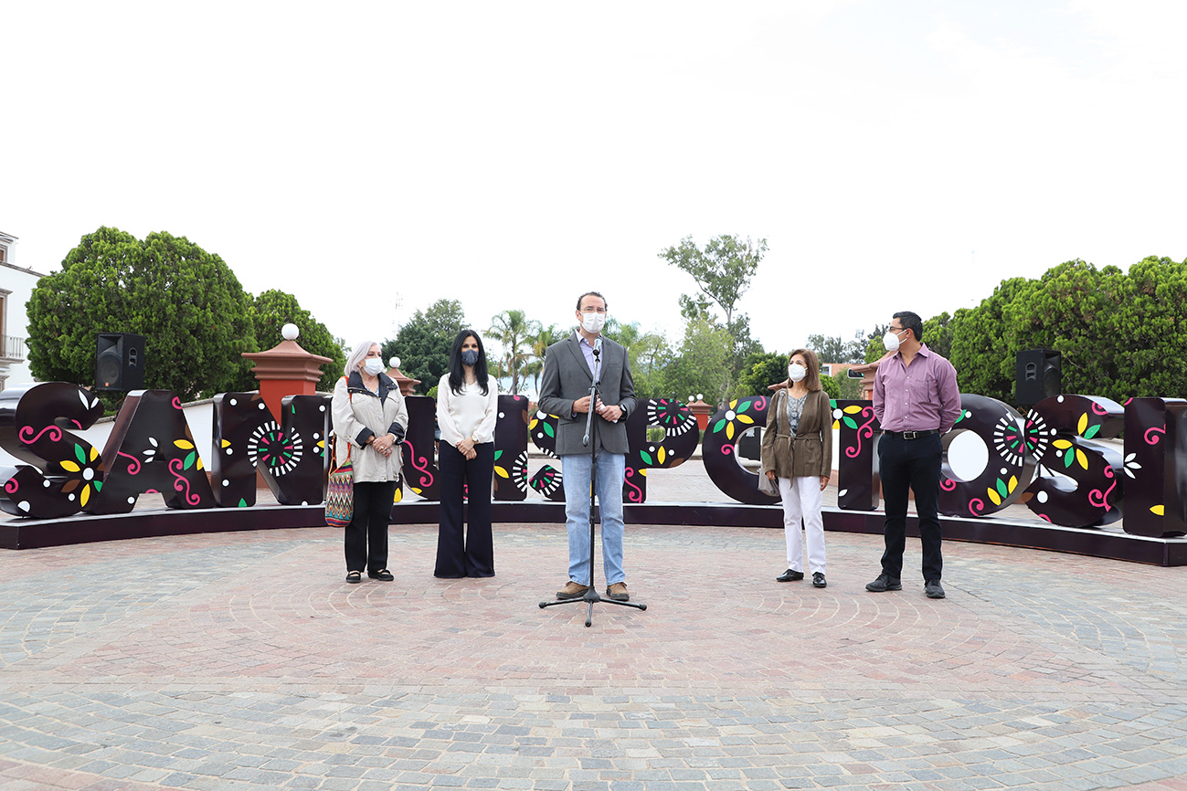 Al inaugurar las letras monumentales Xavier Nava Palacios afirmó que con ello se contribuye a fortalecer la identidad y el patrimonio de la ciudad