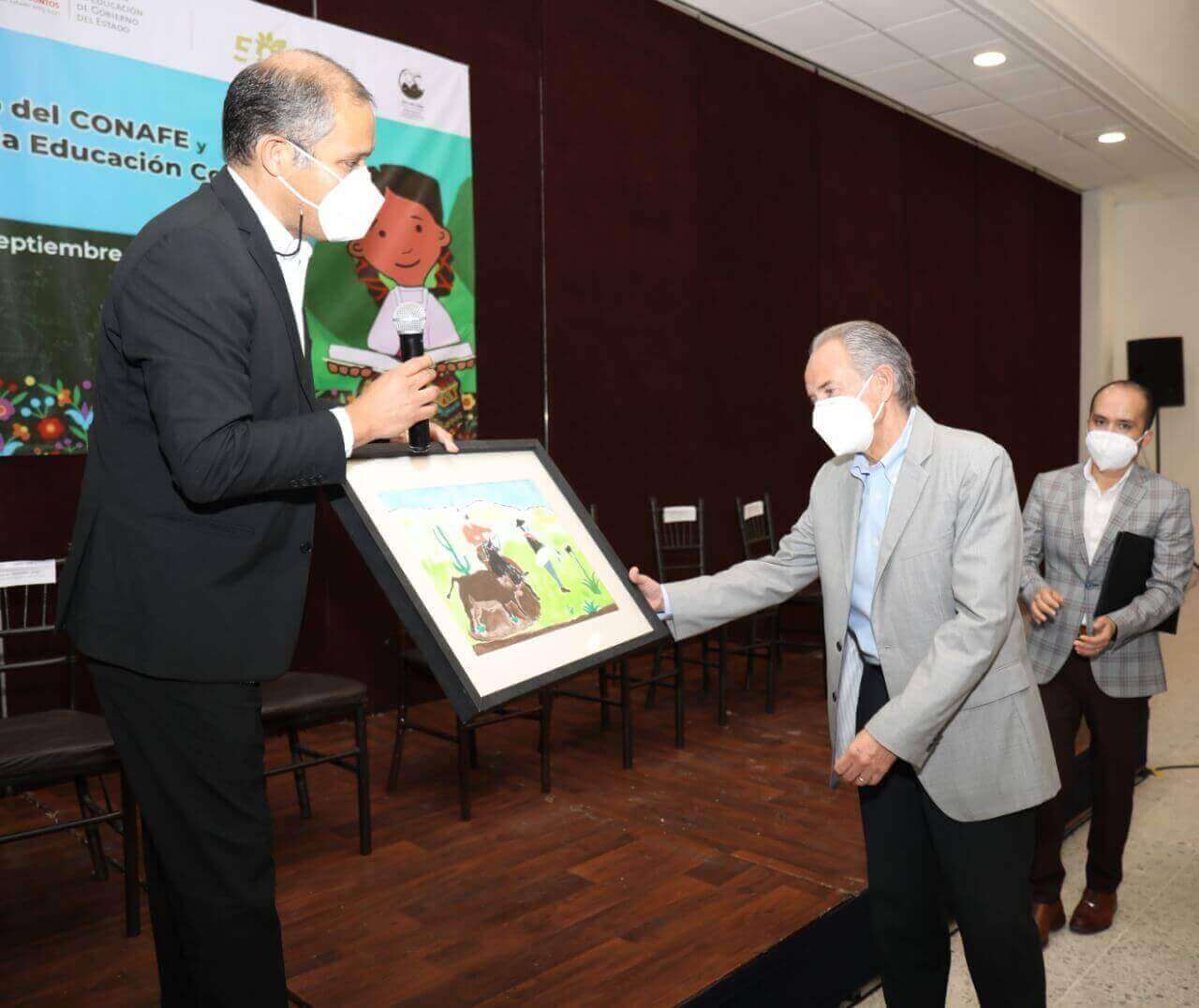 Durante la ceremonia del Festejo del 50 aniversario del CONAFE, JMCL llamó a continuar transformando la vida de niñas y niños a través de la educación.