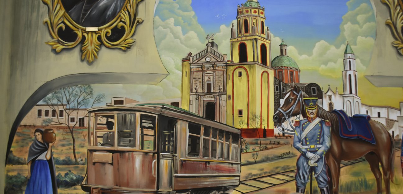 Soledad de Graciano Sánchez programa recorridos para que personas interesadas disfruten del mural monumental Los Arcos de la Historia.
