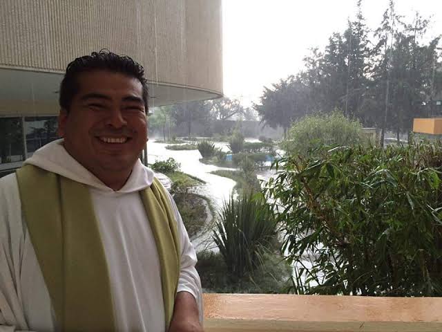 Asesinan a párroco dentro de su iglesia en Morelos