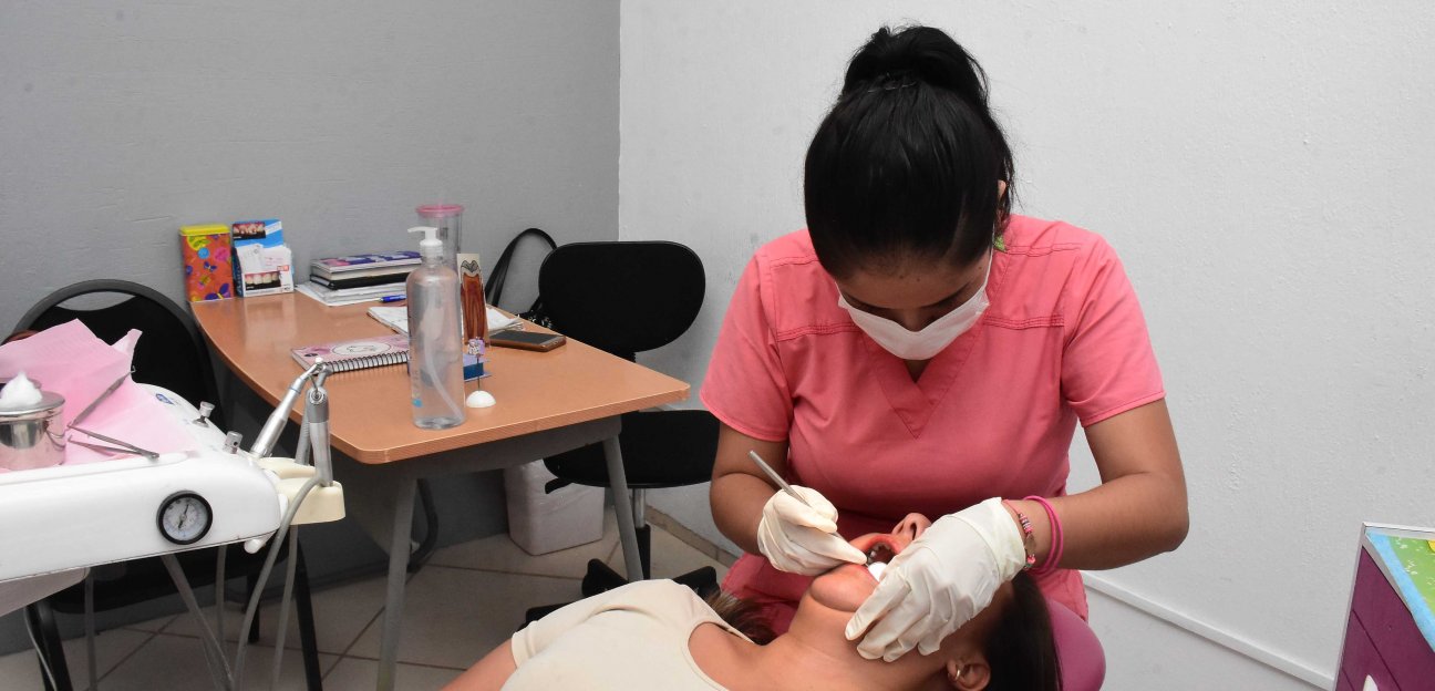 la Unidad Básica de Rehabilitación (UBR) continúa brindando atenciones en su consultorio dental, favoreciendo la promoción de la salud.