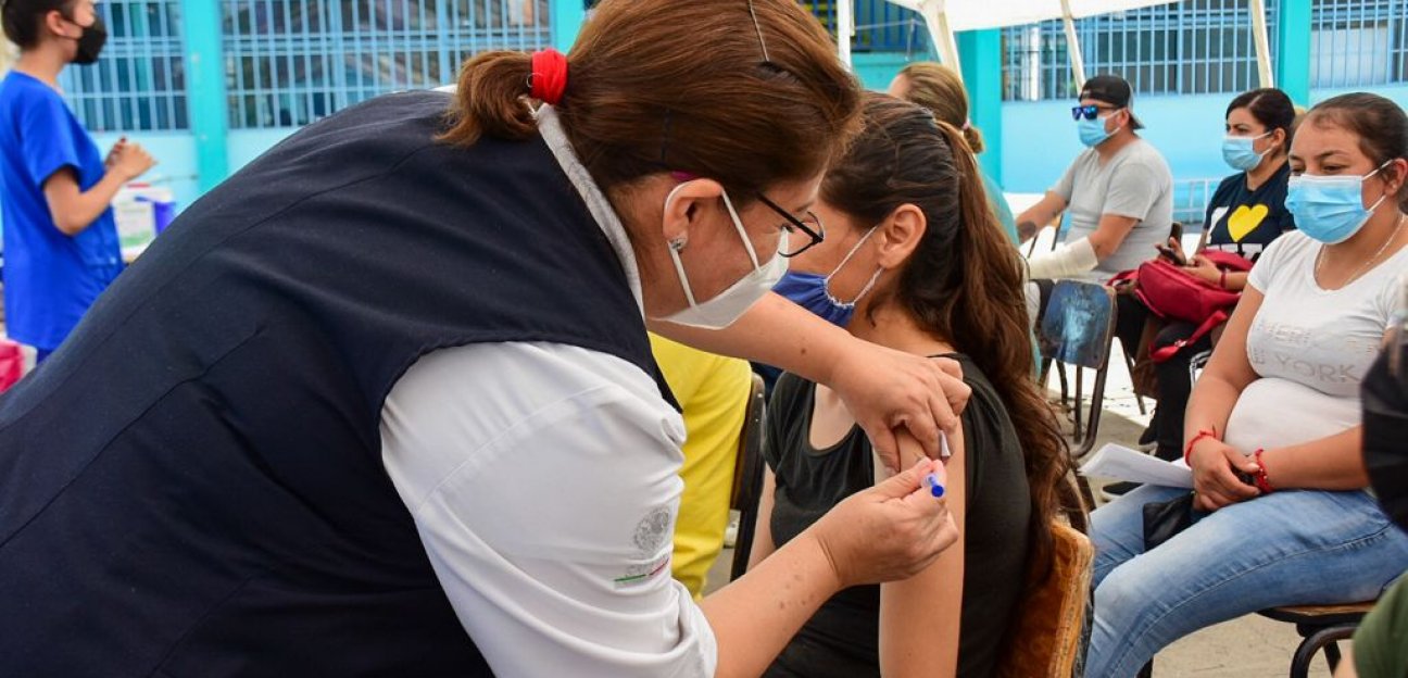 Arranca Soledad la aplicación de la segunda dosis de la vacuna contra el Covid-19 a personas de 40 a 49 años y mujeres embarazadas mayores de 18 años.