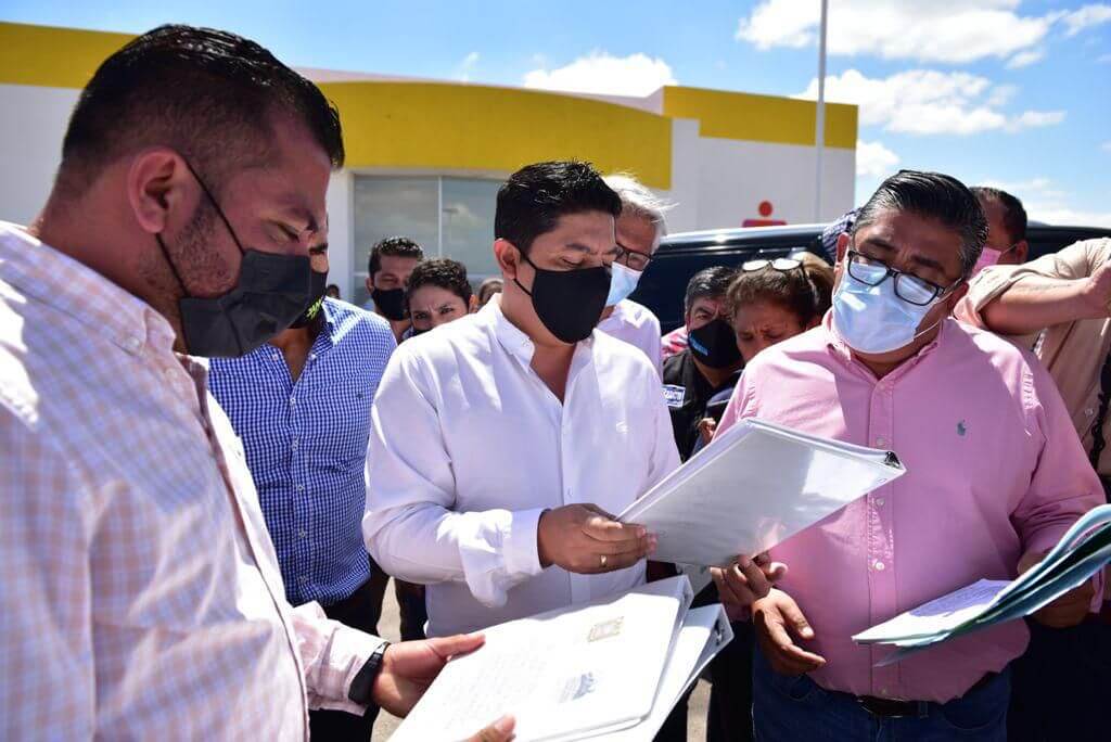 Gallardo Cardona, acudió a visitar las instalaciones del Parque del Altiplano en Matehuala, en compañía de los diputados federales