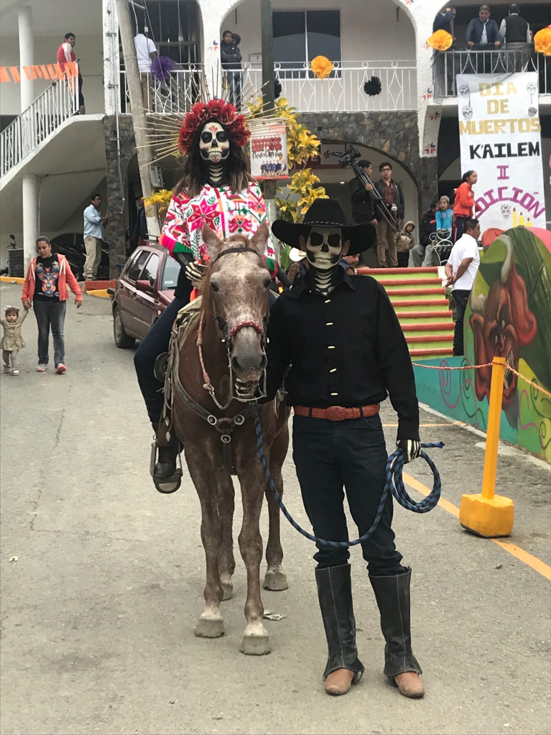 SECULT invita a la conferencia “Festividad indígena de Día de Muertos en la Huasteca Potosina. Xantolo y otras celebraciones”.