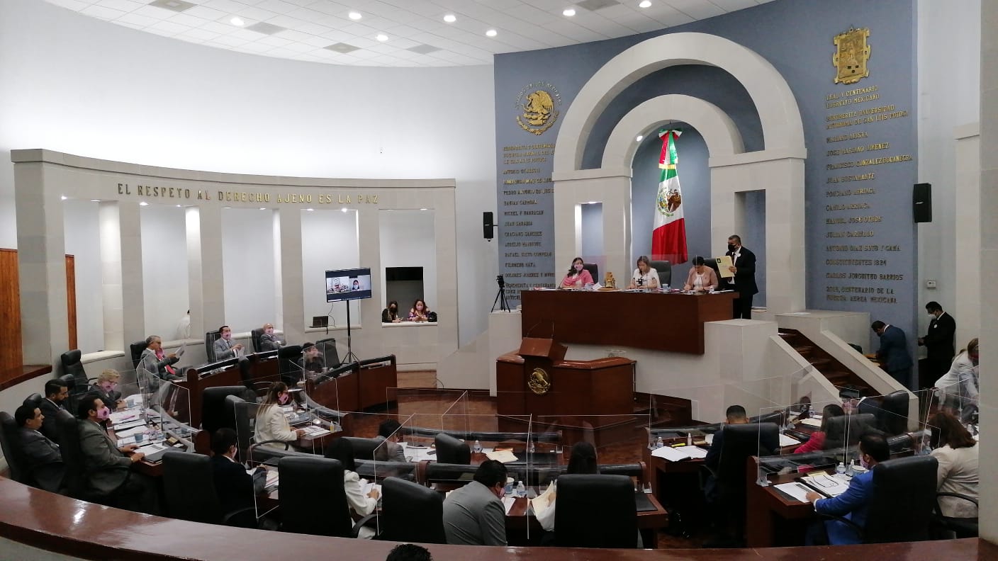 Esta mañana se aprobó por mayoría de votos la aprobación de la iniciativa del gobernador Gallardo Cardona para entregar licencias gratuitas.