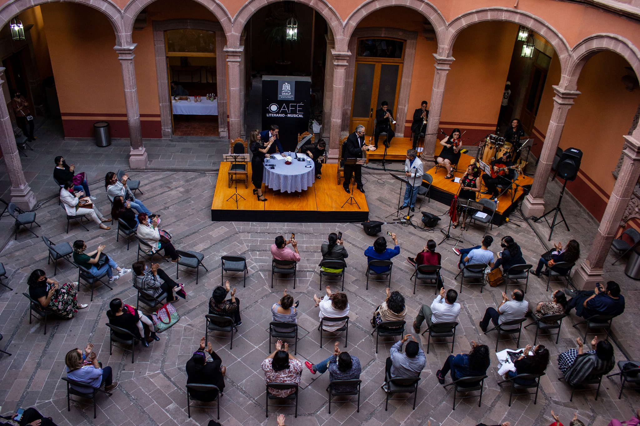 El próximo jueves 28 de octubre, en el Centro Cultural Caja Real se llevará el Café Literario Musical dedicado a la memoria de Chava Flores