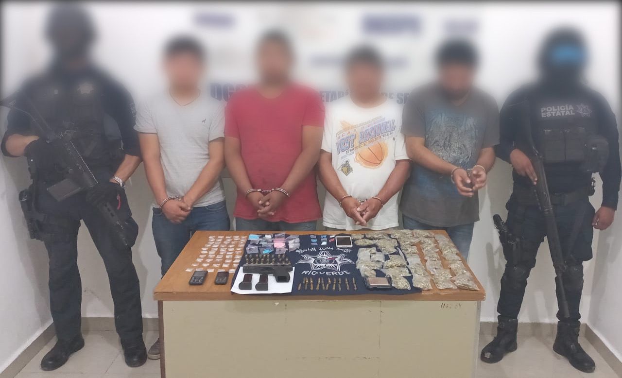 Policías de Zona Media, desarticularon banda de delincuentes, se les aseguró un arma de fuego, 40 cartuchos útiles y alrededor de 114 dosis de enervantes.