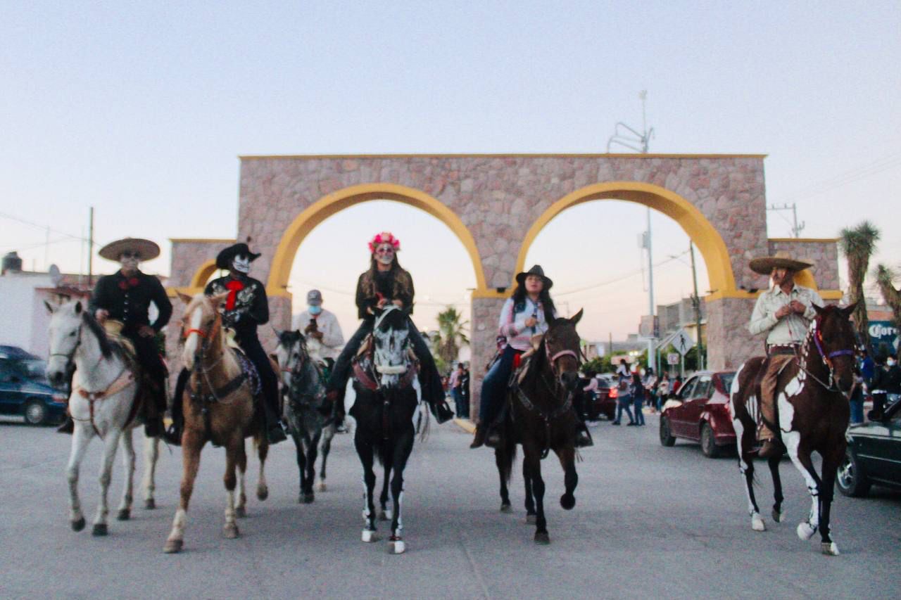 El 4o. Festival de Día de Muertos en Villa de Reyes es todo un éxito, luego del concurso de altares de muertos y la premiación de Catrinas