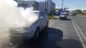 AGENTES DE POLICÍA VIAL EVITAN INCENDIO DE VEHICULO EN ZONA INDUSTRIAL