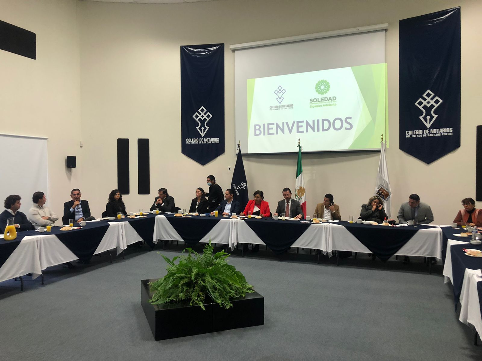 La alcaldesa Leonor Noyola sostuvo una reunión de acercamiento con integrantes del Colegio de Notarios de San Luis Potosí