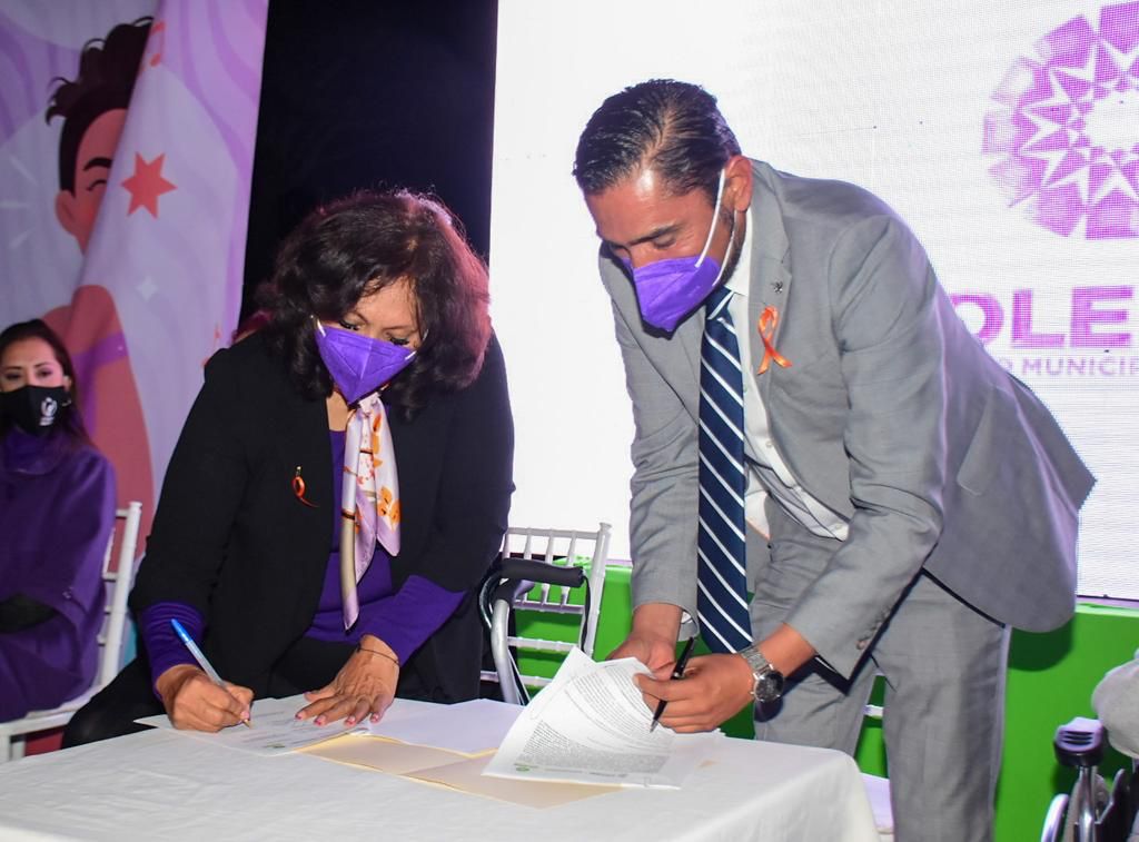 La alcaldesa conmemoró “el Día Internacional de la Eliminación de la Violencia Contra La Mujer” con la firma de un convenio de colaboración