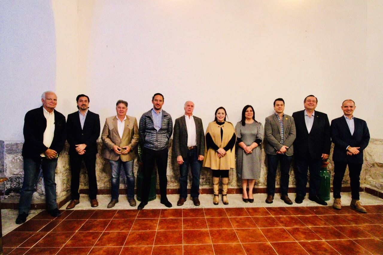 La presidenta municipal de Villa de Reyes, Érika Briones Pérez presentó el Programa Municipal de Ordenamiento Territorial y Desarrollo Urbano a los integrantes de la “Alianza Empresarial” de San Luis Potosí.