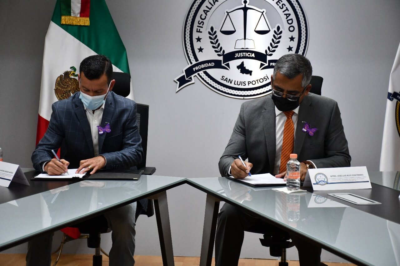 FGE firmó un convenio de colaboración con el Patronato de la FENAPO, a fin de evitar la compra y venta de vehículos robados en el tianguis.