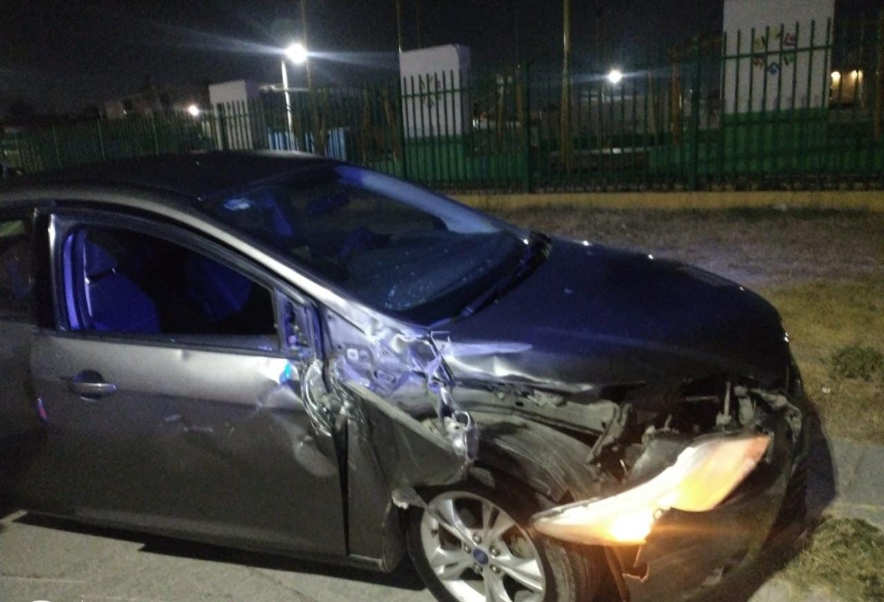 Los Policías atendieron un reporte ciudadano realizado en la comandancia central, el automóvil contaba con daños en la carrocería.