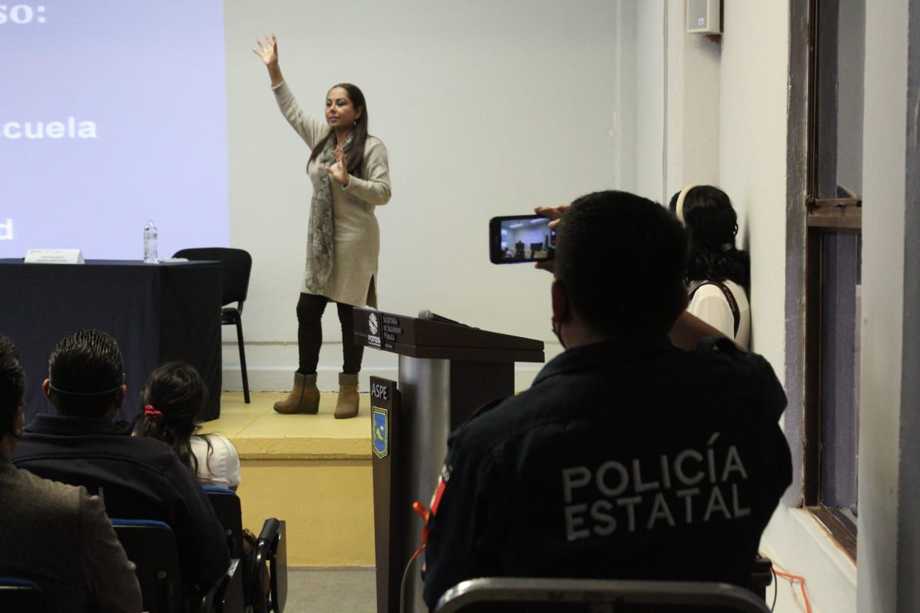 SSPE a través de su ASPE, llevó a cabo la conferencia “El papel de la mujer Policía en la atención a la Violencia de Género”.