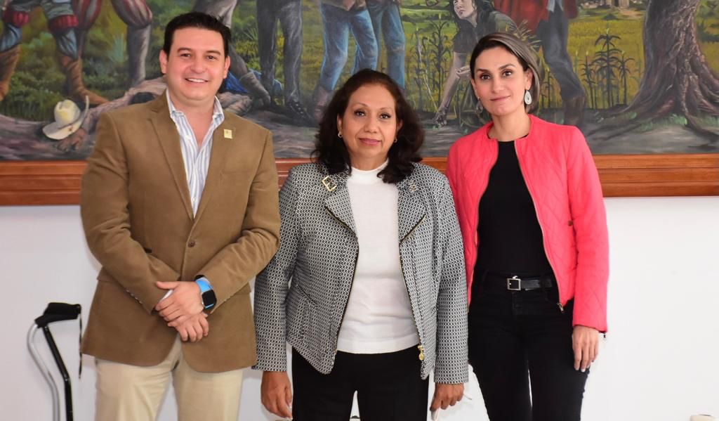 Se reúne alcaldesa de soledad con representantes del colegio de ingenieros civiles