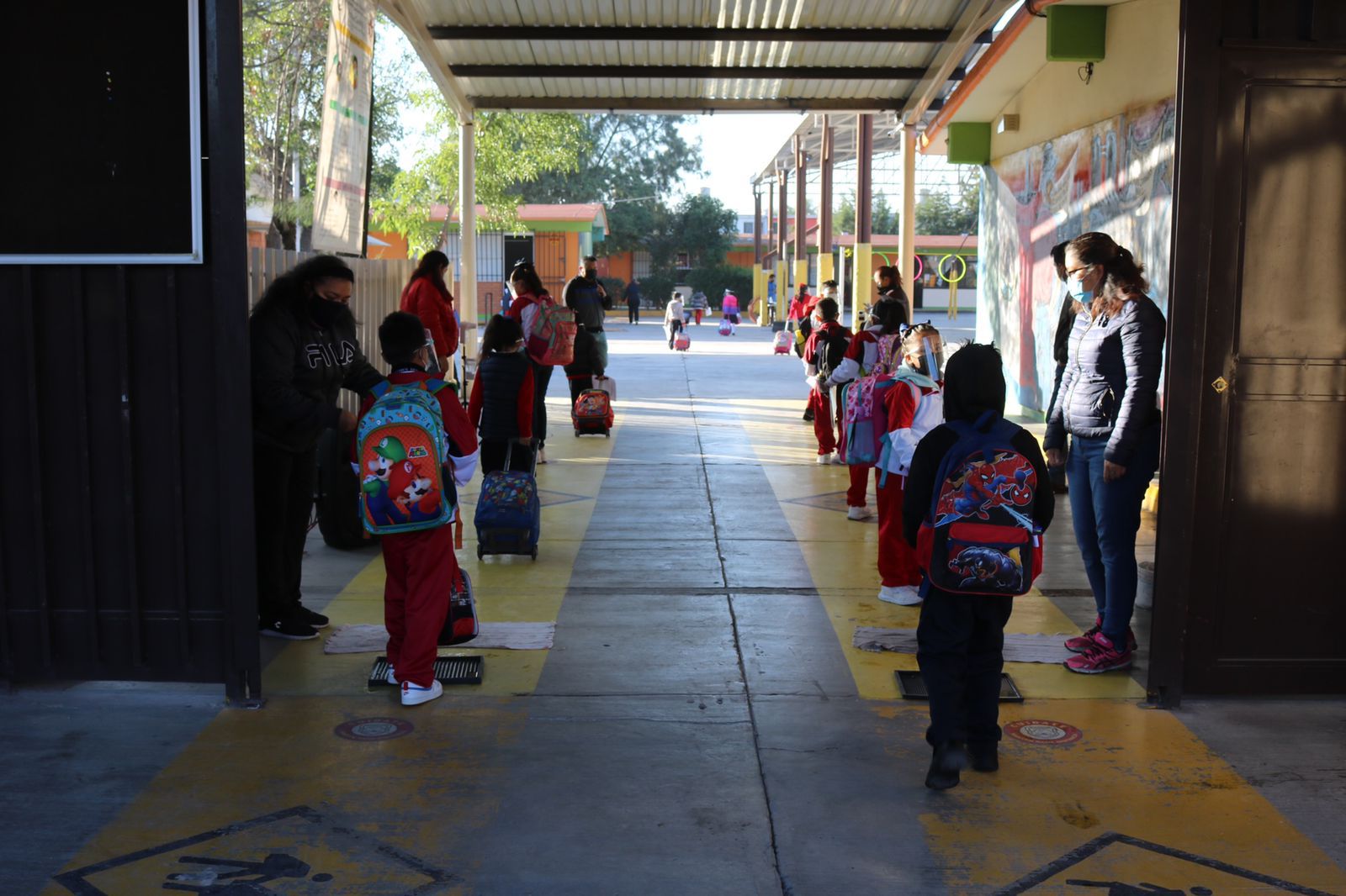 En clases presenciales más de 400 mil estudiantes