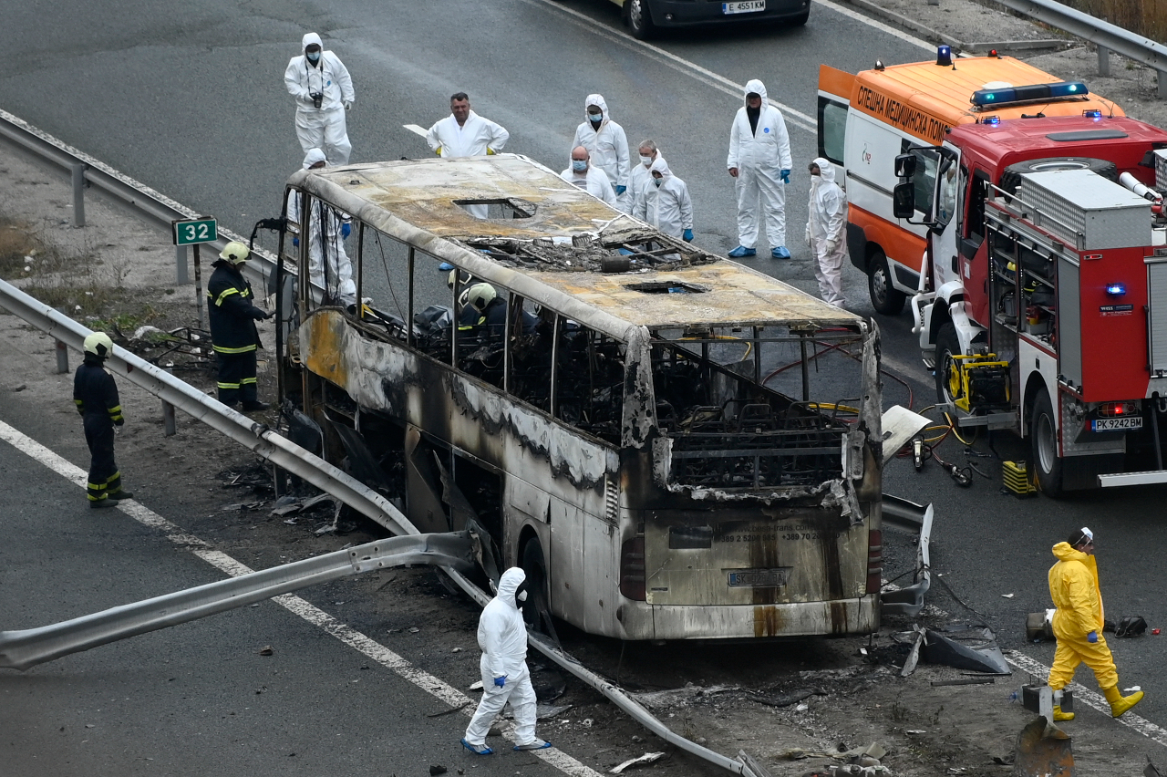 Mueren 46 personas en incendio de autobús en Bulgaria