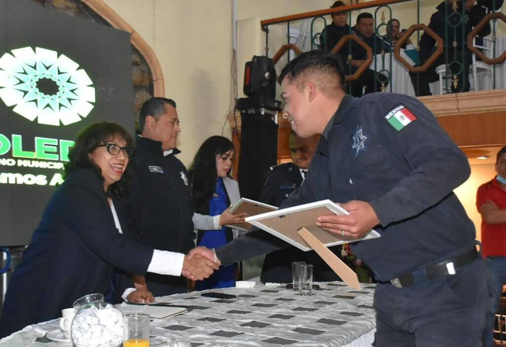 La Presidenta Municipal de Soledad de Graciano Sánchez, Leonor Noyola Cervantes, reconoció la labor de las y los oficiales